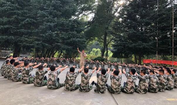 西馳電氣2019銷售中心年中會(huì)議暨團(tuán)隊(duì)拓展活動(dòng)圓滿結(jié)束(圖6) 西馳電氣2019銷售中心年中會(huì)議暨團(tuán)隊(duì)拓展活動(dòng)圓滿結(jié)束(圖6)